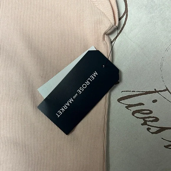 ❣️5|$25❣️Melrose and Market Soft Pink Scoop Neck Top - Picture 2 of 4